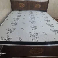 تخت خواب دونفره در حد نو و تمیز همراه با تشک طبی|تخت و سرویس خواب|ورامین, ورامین|دیوار