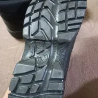 کفش کار|کیف، کفش، کمربند|بومهن, |دیوار