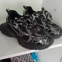 دوعدد کفش در حد نو