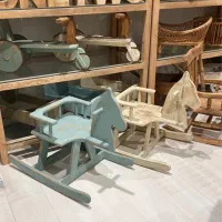 نجار سفارشی‌ساز برای ساخت دکورهای چوبی کودک