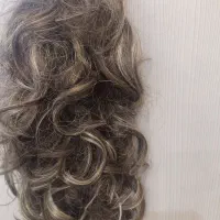 کلاه گیس خوش رنگ زیبا و 4عدد مو تکی برا شینیون