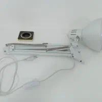 چراغ مطالعه و کاشت ناخن