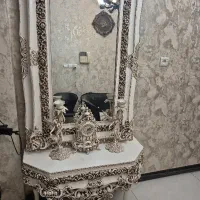 ایینه وکنسول چوبی به همراه شمعدان و ساعت
