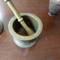 هاون برنجی|کلکسیون اشیاء عتیقه|تهران, آبشار تهران (دریاچه)|دیوار