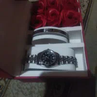 کادویی ساعت و تک دست