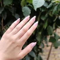 کاشت ناخن پاکسازی شنیون میکاپ مژه