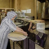 نیروی ماهر در شاطری خانم