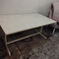 یک عدد میز کارگاهی ونقشه کشی