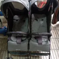 کالسکه دوقلو