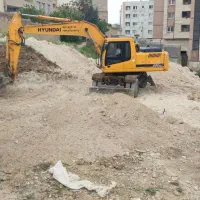 مجری خدمات خاکبرداری با بیل مکانیکی و لودر و بابکت