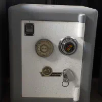 گاوصندوق کاوه مدل150kk(ارتفاع 52 عرض 40 وزن 130kg)