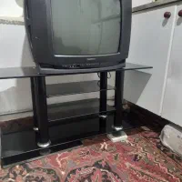 میز و تی‌وی هر دوتا با هم ۱۰۰۰۰۰۰تومان