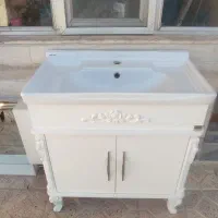 روشویی و اینه در حد نو ضد آب