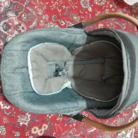 گهواره کنار مادر پیرگاردین  کالاسکه و کریر دلیجان|تخت و صندلی بچه|اصفهان, شهرک امام زمان|دیوار