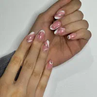 کاشت ناخن ژل (طرح ظریف و مینیمال)|خدمات آرایشگری و زیبایی|مشهد, فرهنگ|دیوار