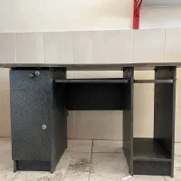 میز کامپیوتر سالم و تمیز