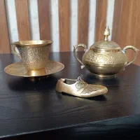 فنجان و نعلبکی و قندان و دکور جا سیگاری