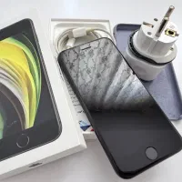 ایفون SE2020  باطری۸۳٪ فابریک