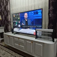 میز تی وی سفید سالم بدون هیچ‌گونه ایرادی