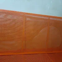 تعدادی ورق ۲ در ۱ دور کلاف شده رنگ کوره ای خورده