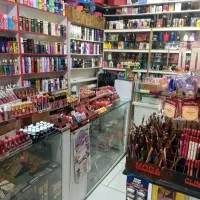 فروشنده خانم