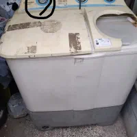 لباسشویی دوقلو سالم  ظاهر مرتبی نداره ولی سالم