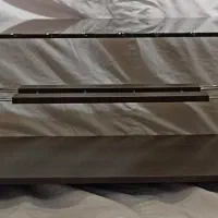 میز وسط شیشه ورساچه ابزار خورده ،کف ام دی اف