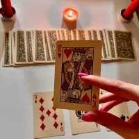 انواع فال تاروت، ورق، چای و استخاره