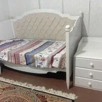 تخت یک نفره با عسلی ۳ کشو
