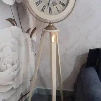 ساعت ایستاده رنگ کرم