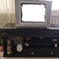 میزتلویزیون و تلویزیون