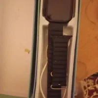 گوشی ساده و ساعت هوشمند