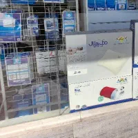 فروشنده خانم در تجهیزات پزشکی