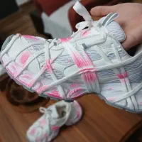 کفش|کیف، کفش، کمربند|بابل, |دیوار