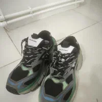 ۶ جفت کفش سایز ۴۲|کیف، کفش، کمربند|خوی, |دیوار