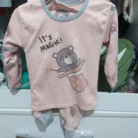 لباس تو خونه ای و بیرونی وکفش نو و تمیز دستی ۱۰۰|کفش و لباس بچه|اسفراین, |دیوار