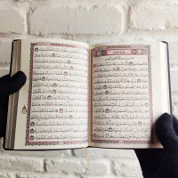 قرآن بیروتی سایز متوسط ( قطع رقعی ) سبک و با کیفیت|کتاب و مجله مذهبی|تهران, دارآباد|دیوار