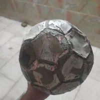 توپ برای بچهای کم سن که فوتبال تو کوچه هستش