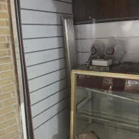 مقداری mdf و ویترین المینیوم بفروش میرسد|فروشگاه و مغازه|شوشتر, |دیوار