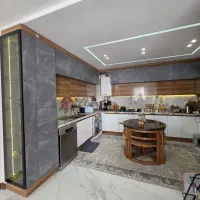 160-متر-کلوزت-روم-بر-برازنــده