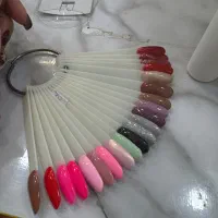 مدل برای کاشت ناخن