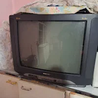 تلویزیون قدیمی سامسونگ به همراه کنترل