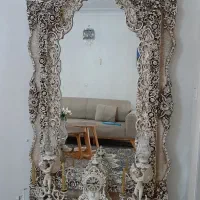 آینه و شمعدان با ساعت