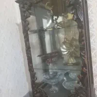 بوفه و زیر تلویزیون