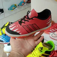 کتونی کفش سالنی فوتبالی فوتسالی نایک|کیف، کفش، کمربند|قم, نیروگاه|دیوار