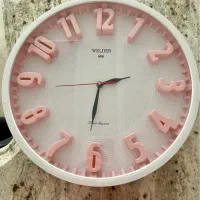 لوستر و ساعت دیواری