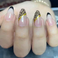 تخفیف ویژه کاشت ناخن ۴۵۰