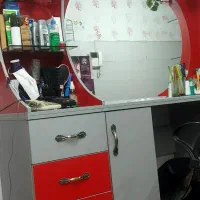 دکور اراشگاه|آرایشگاه و سالن‌های زیبایی|همدان, |دیوار