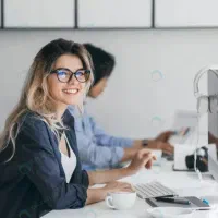 ادمین غیرحضوری کار در منزل با تلفن همراه