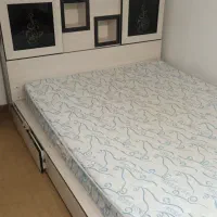 تخت ۲ نفره به همراه میزو اینه